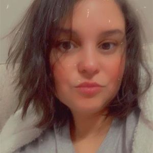 Meet your Posher, Yanira